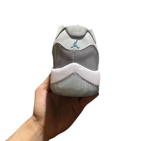 AIR JORDAN 11