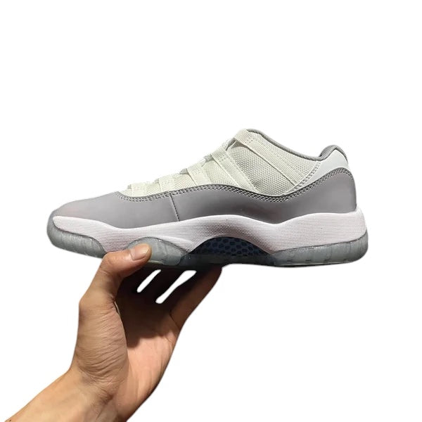 AIR JORDAN 11