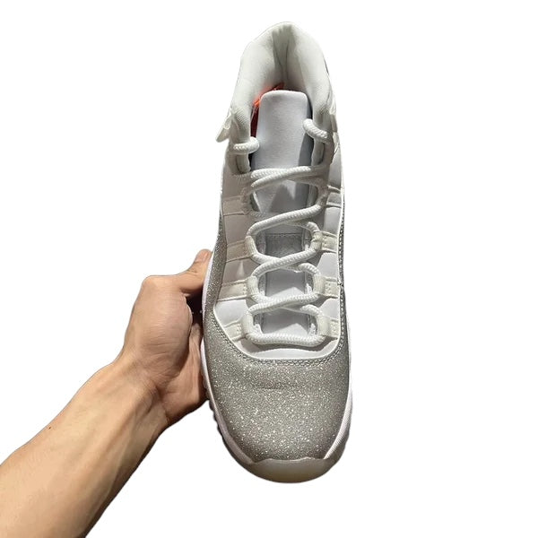 AIR JORDAN 11
