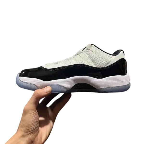 AIR JORDAN 11
