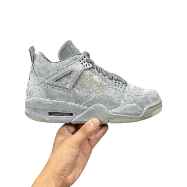 AIR JORDAN 4