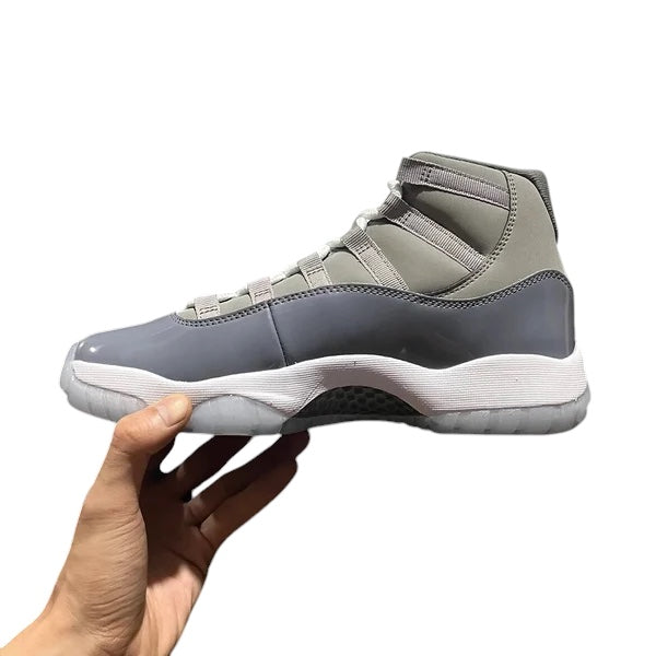 AIR JORDAN 11