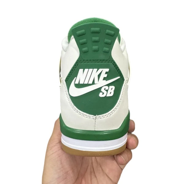AIR JORDAN 4
