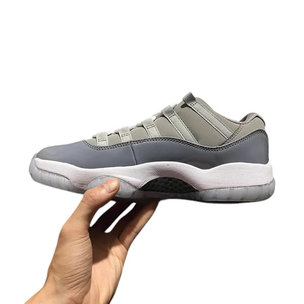 AIR JORDAN 11