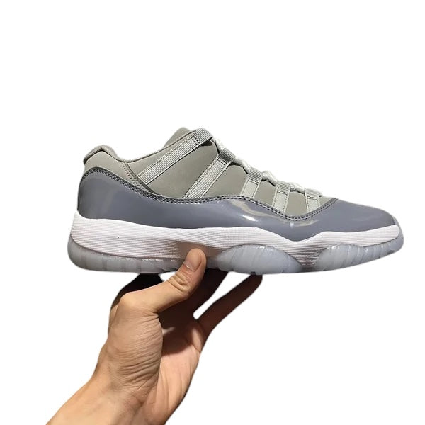 AIR JORDAN 11