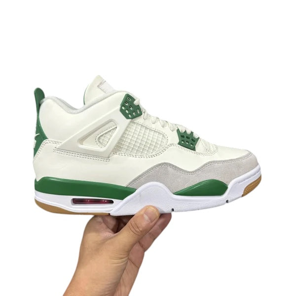 AIR JORDAN 4