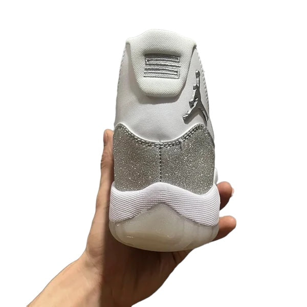 AIR JORDAN 11