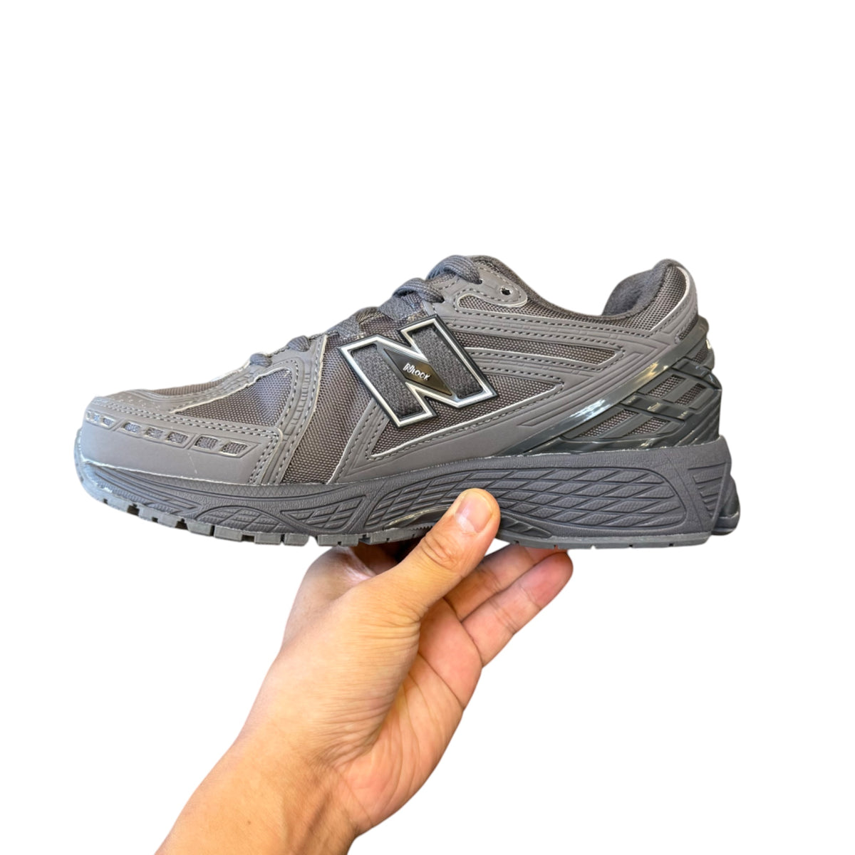 NEW BALANCE 1906R