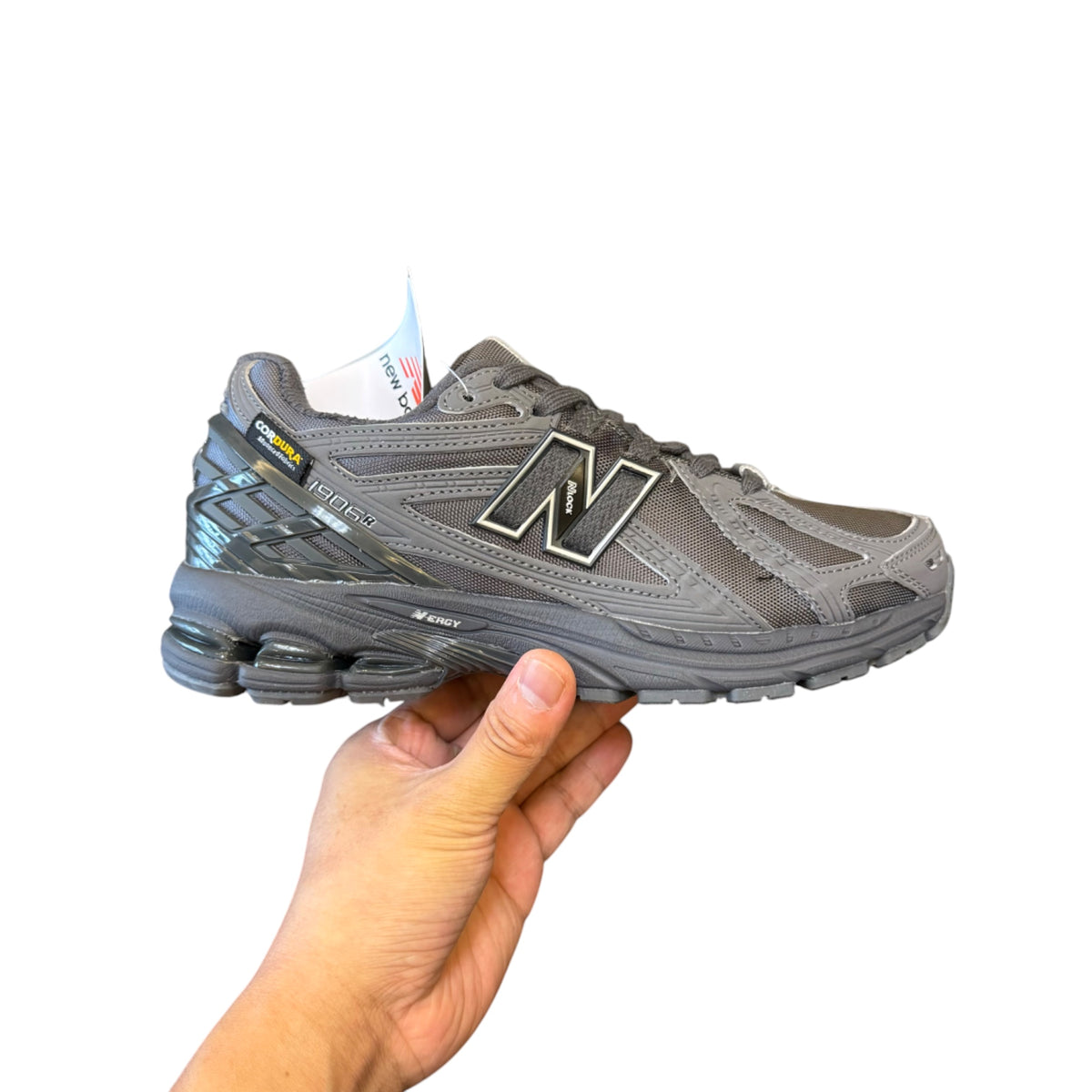 NEW BALANCE 1906R