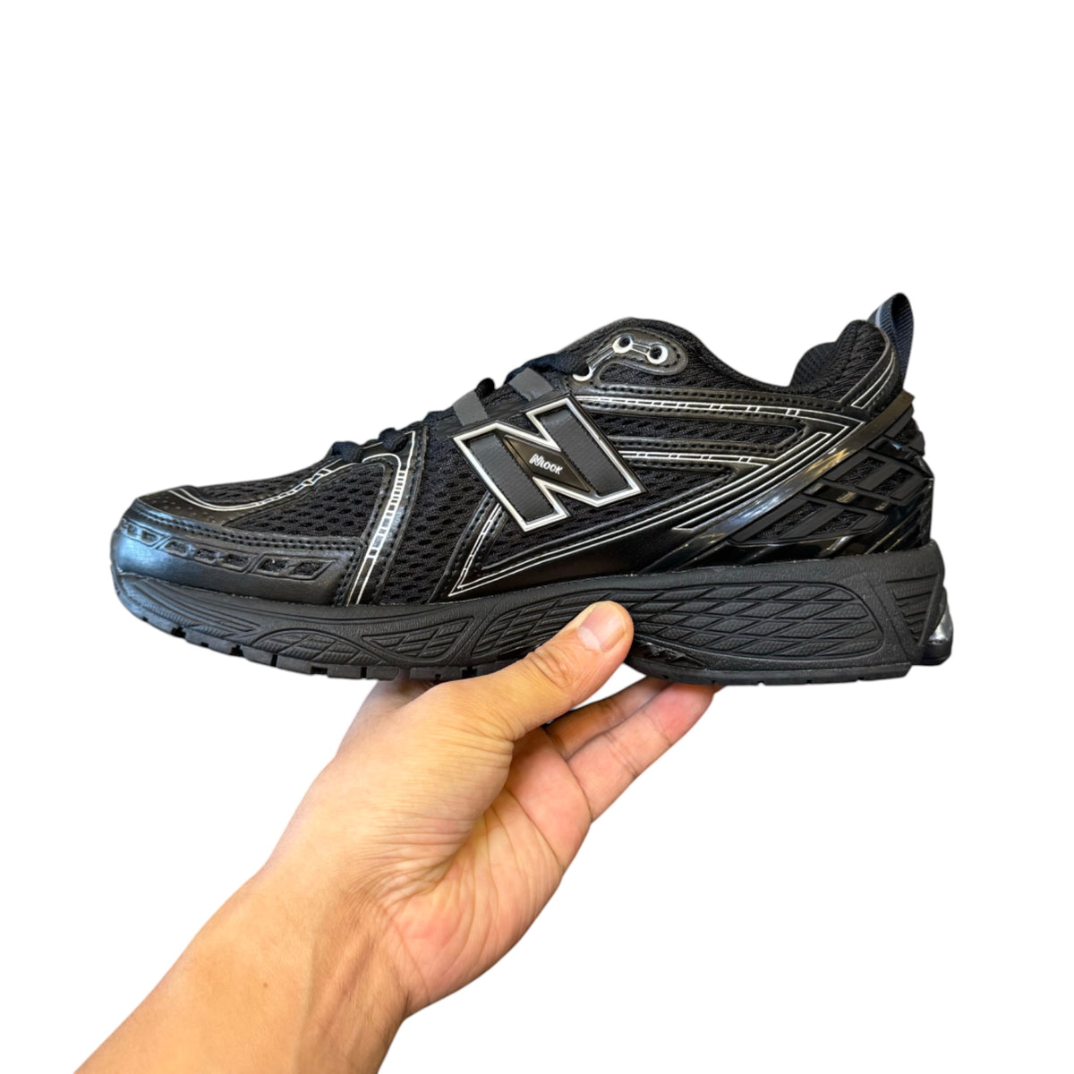 NEW BALANCE 1906R