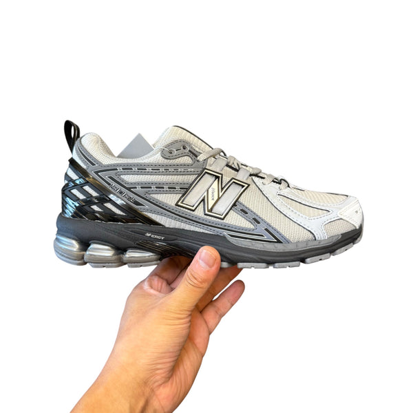NEW BALANCE 1906R