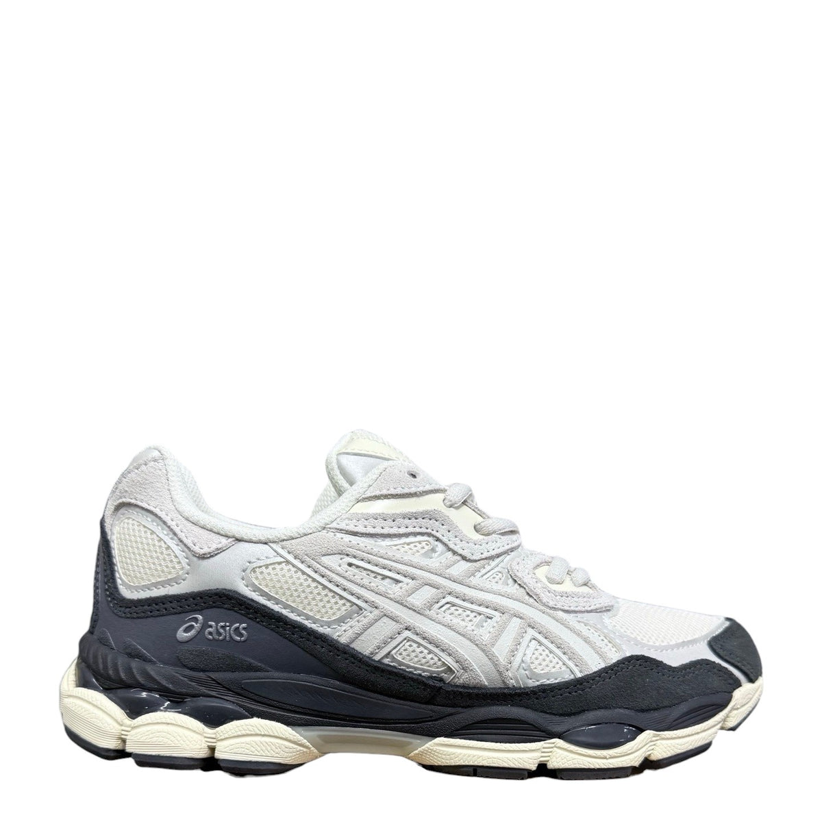 Luxury Chef ASICS GEL-NYC men's sneakers in dark grey and beige with mesh and suede details.