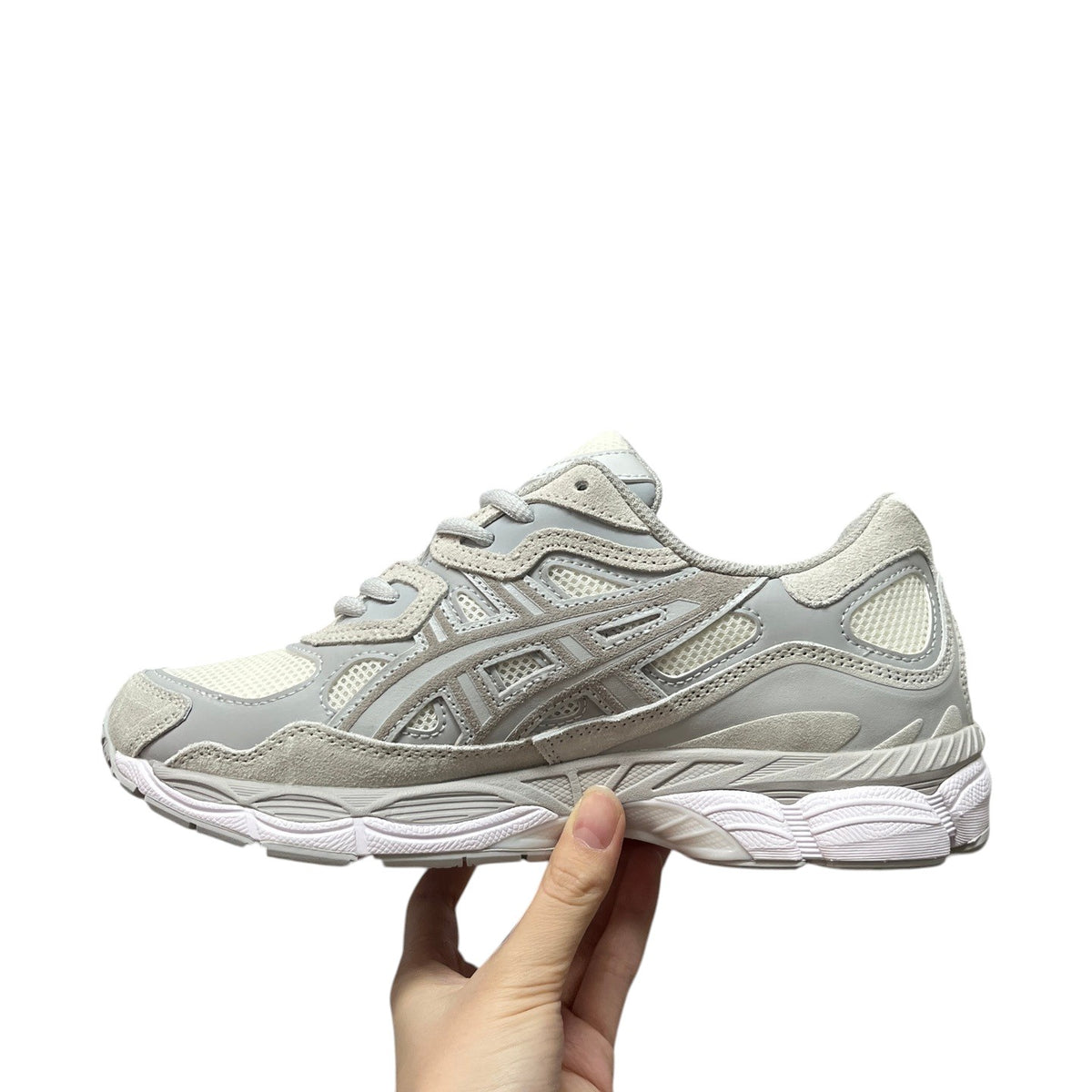 Luxury Chef ASICS GEL-NYC light grey suede and mesh athletic sneakers with white soles.