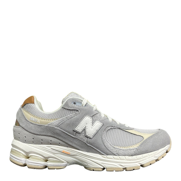 NEW BALANCE 2002R