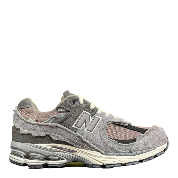 NEW BALANCE 2002R