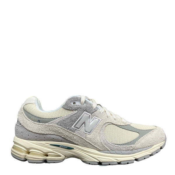 NEW BALANCE 2002R